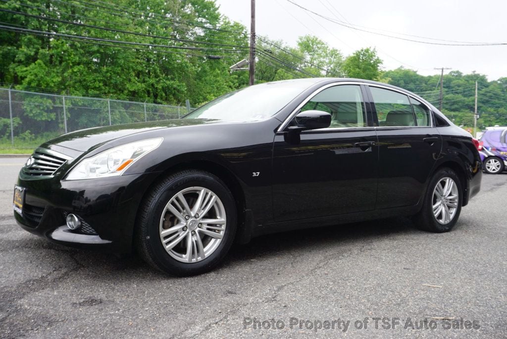 2015 Infiniti Q40 photo 3