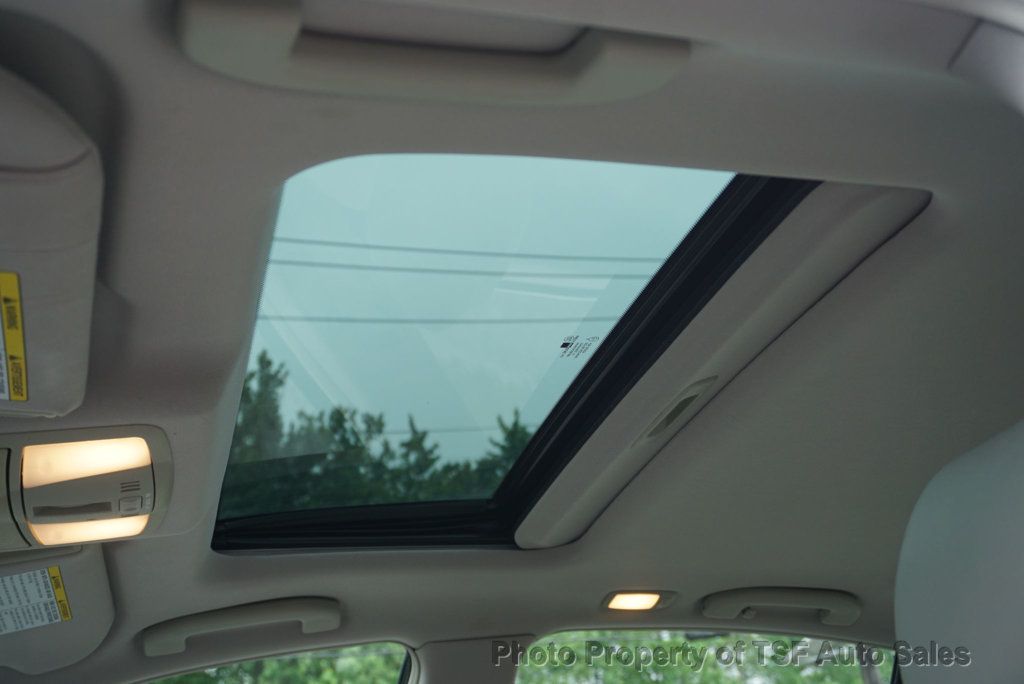 2015 Infiniti Q40 photo 29