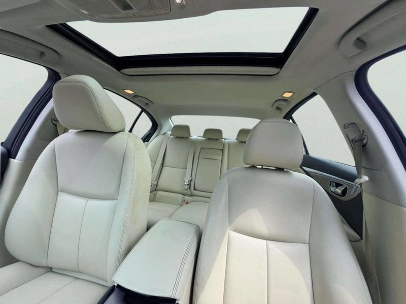 2015 INFINITI Q50 4dr Sedan Premium AWD - 23011256 - 14