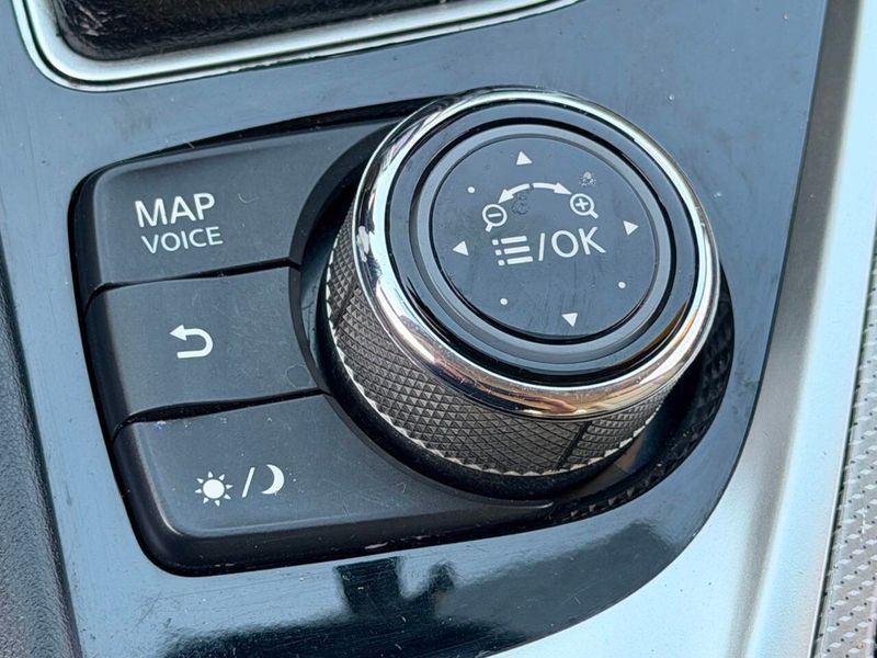 2015 INFINITI Q50 4dr Sedan Premium AWD - 23011256 - 38