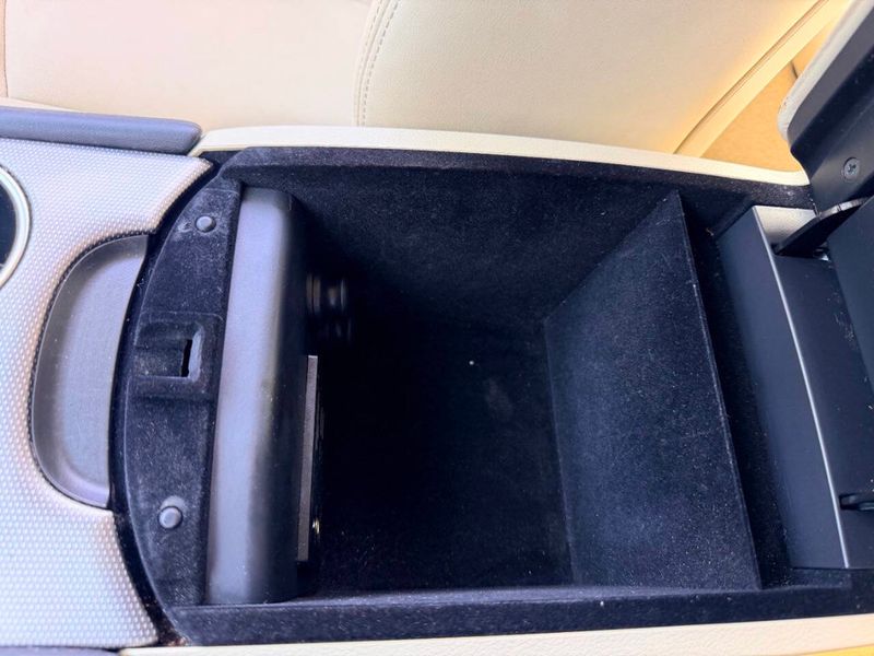 2015 INFINITI Q50 4dr Sedan Premium AWD - 23011256 - 40