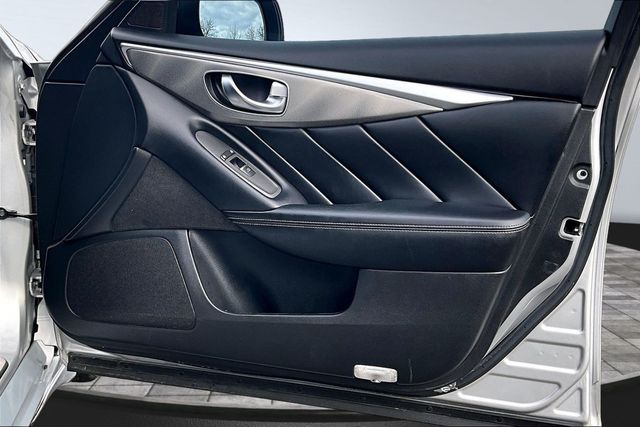 2015 INFINITI Q50 4dr Sedan Premium AWD - 22936237 - 15