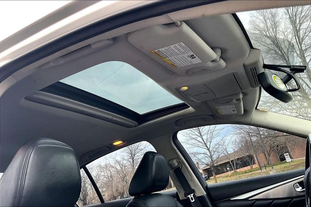 2015 INFINITI Q50 4dr Sedan Premium AWD - 22936237 - 31