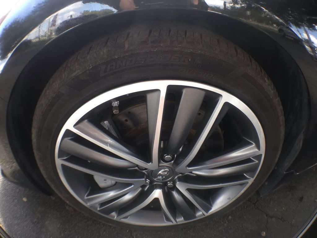 2015 Infiniti Q50 photo 9