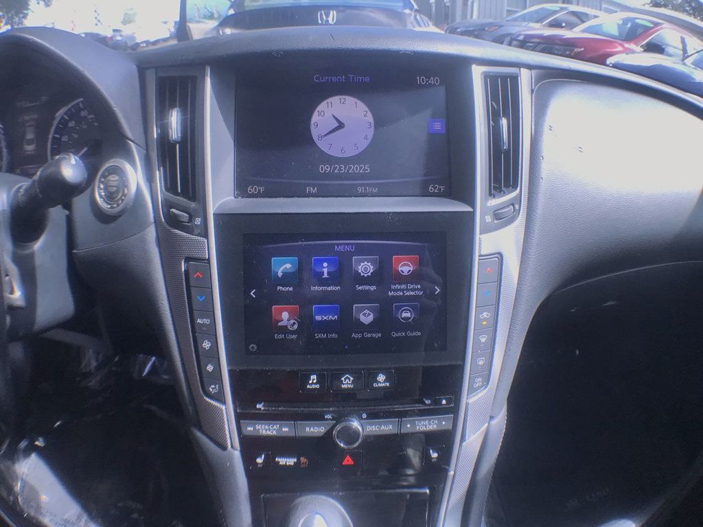 2015 Infiniti Q50 photo 14