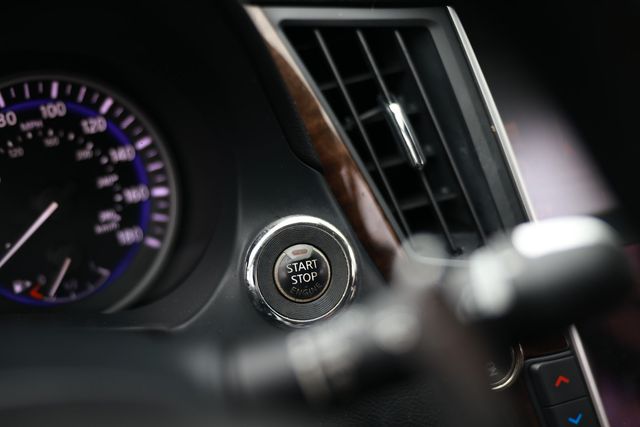 2015 INFINITI Q50 4dr Sedan RWD - 22995292 - 32