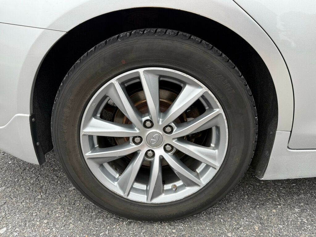 2015 Infiniti Q50 photo 10
