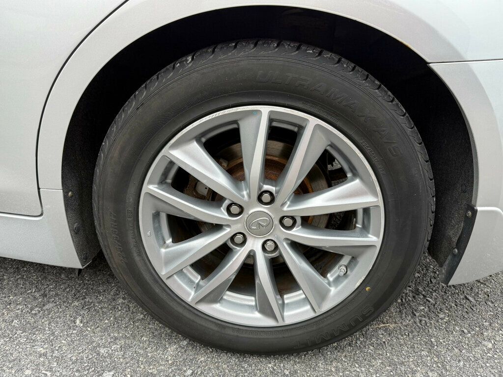 2015 Infiniti Q50 photo 11