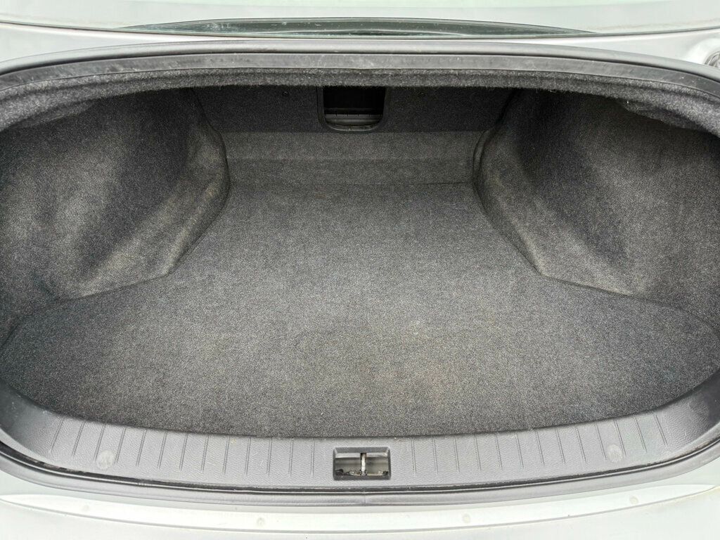 2015 Infiniti Q50 photo 14