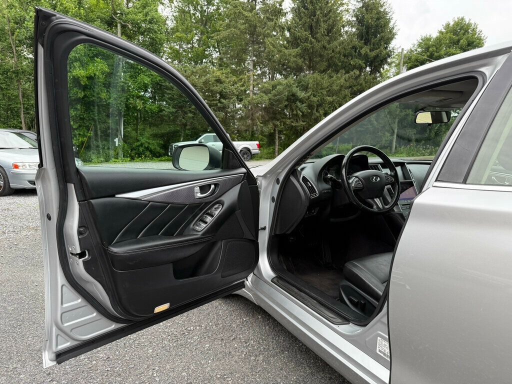 2015 Infiniti Q50 photo 15