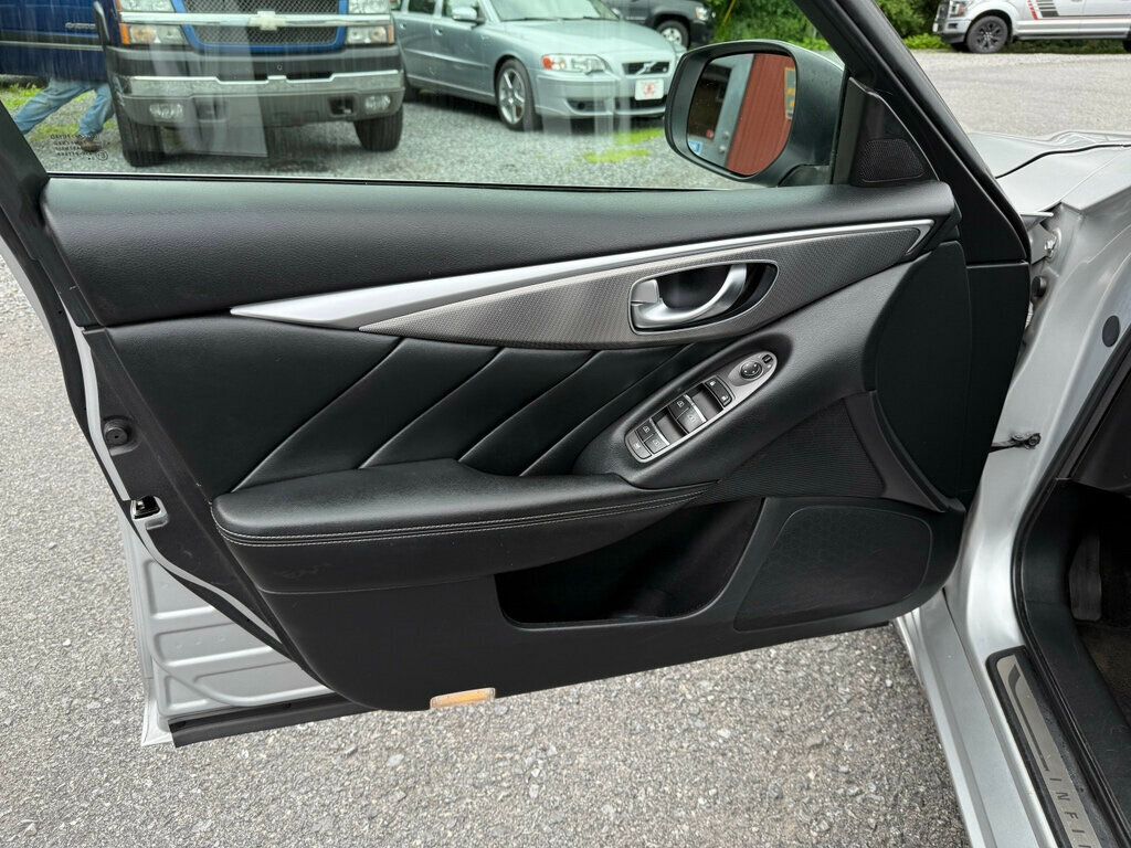 2015 Infiniti Q50 photo 16