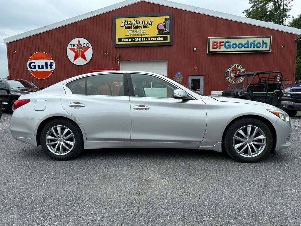 2015 Infiniti Q50 photo 2