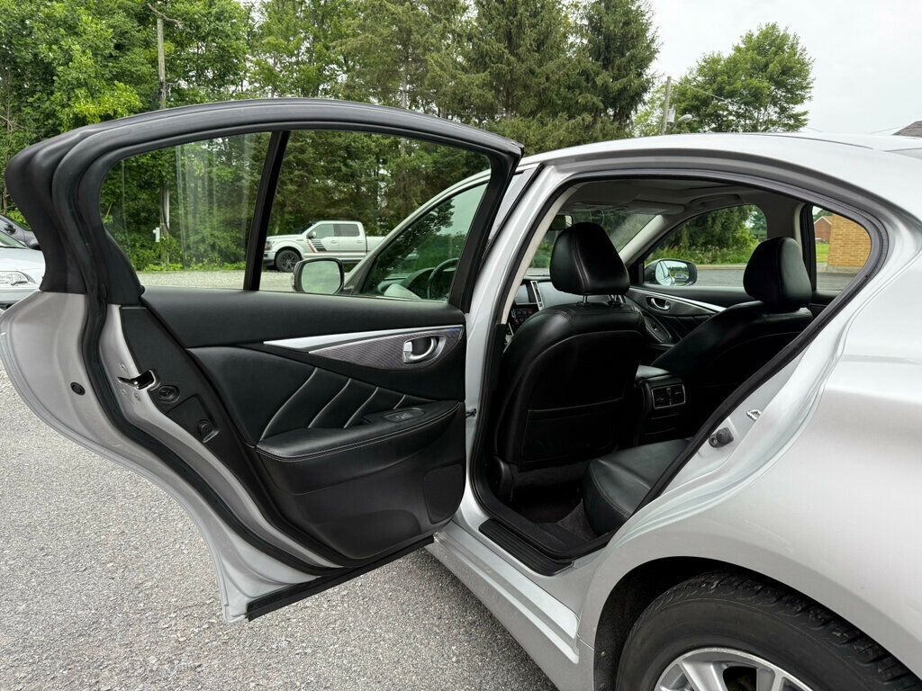 2015 Infiniti Q50 photo 25