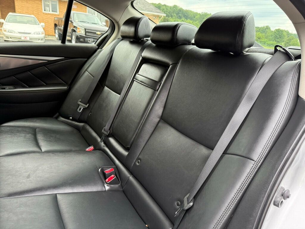 2015 Infiniti Q50 photo 27
