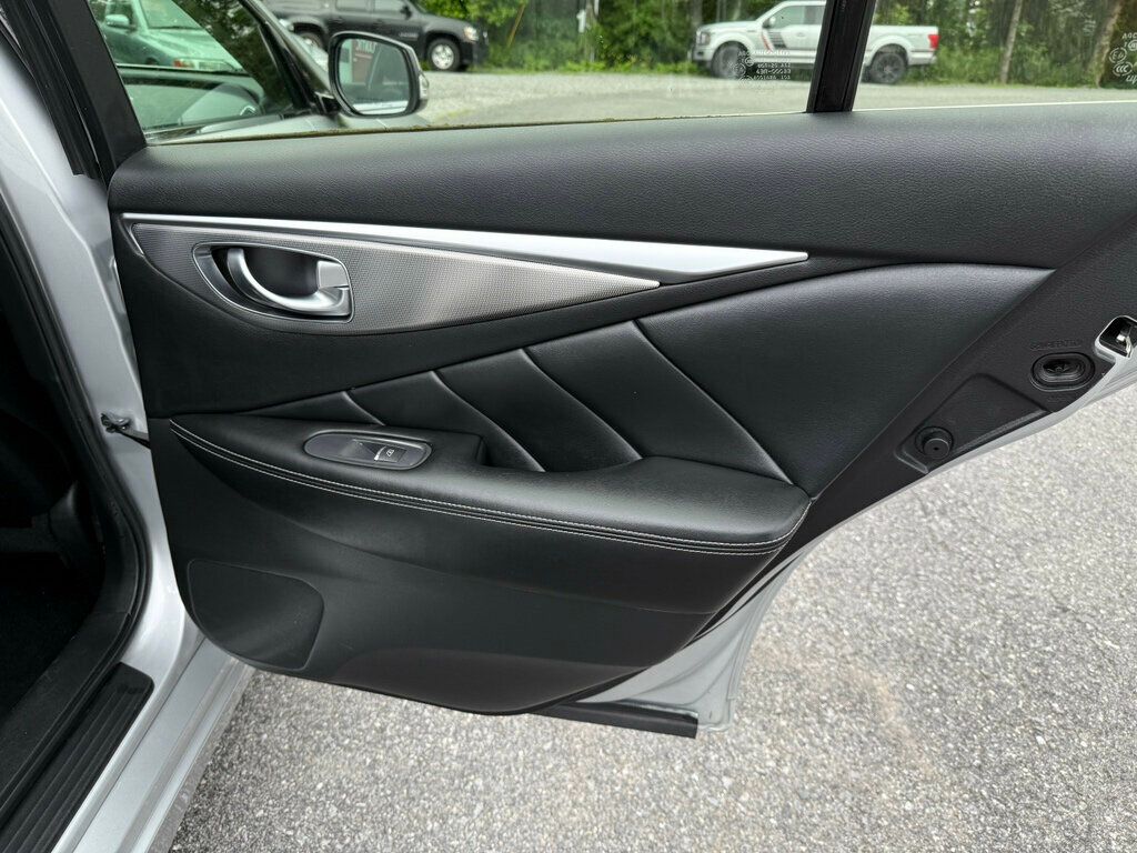 2015 Infiniti Q50 photo 33