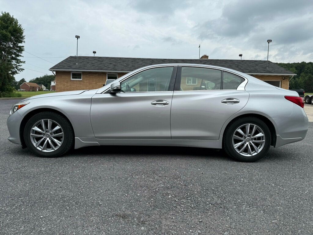 2015 Infiniti Q50 photo 6