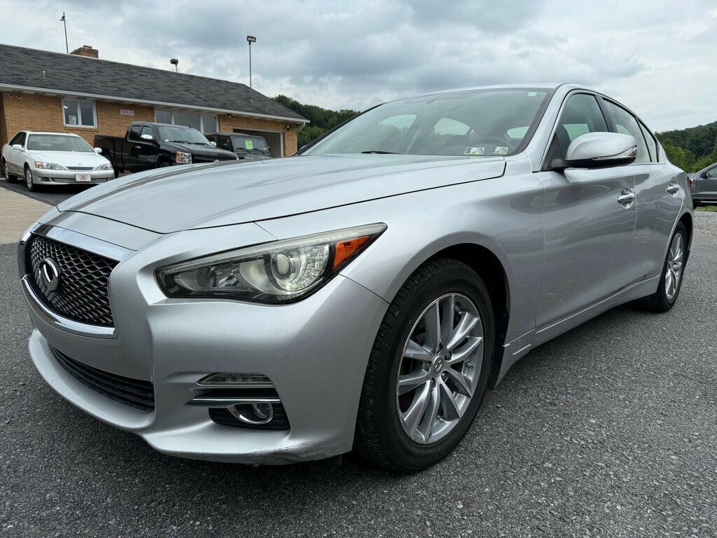 2015 Infiniti Q50 photo 7