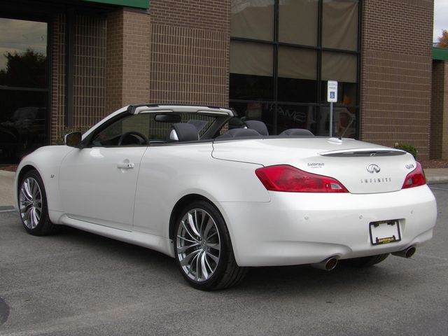 2015 INFINITI Q60 Convertible null photo 11