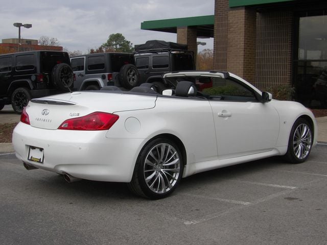 2015 INFINITI Q60 Convertible null photo 9