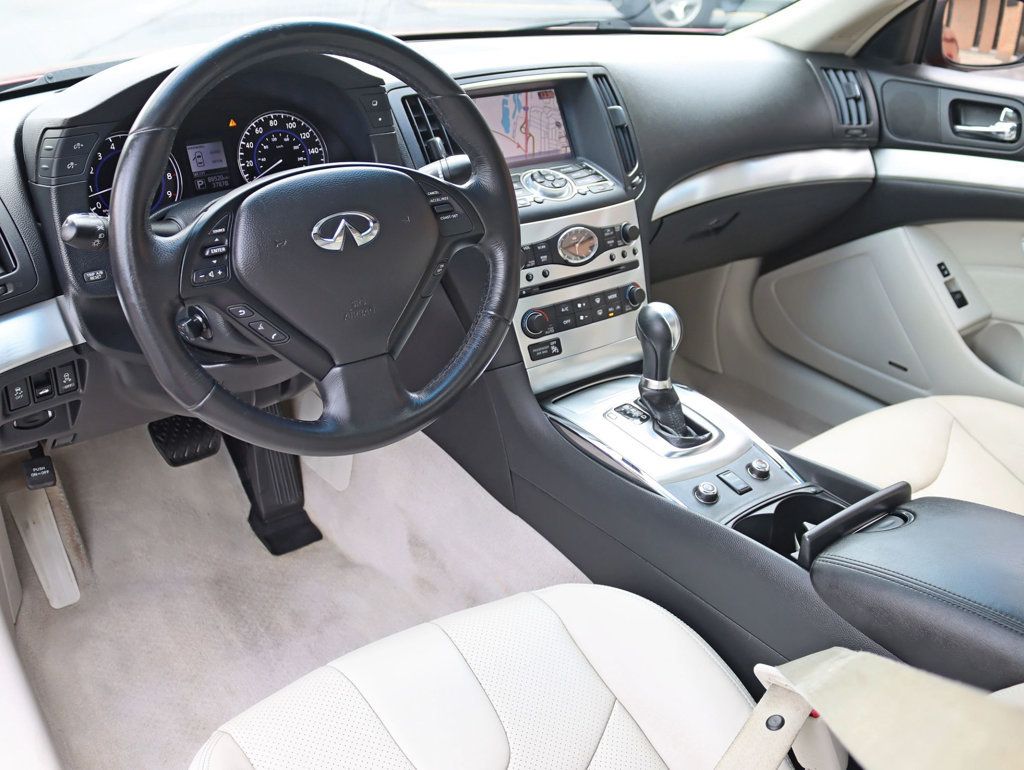 2015 Infiniti Q60 Coupe photo 11
