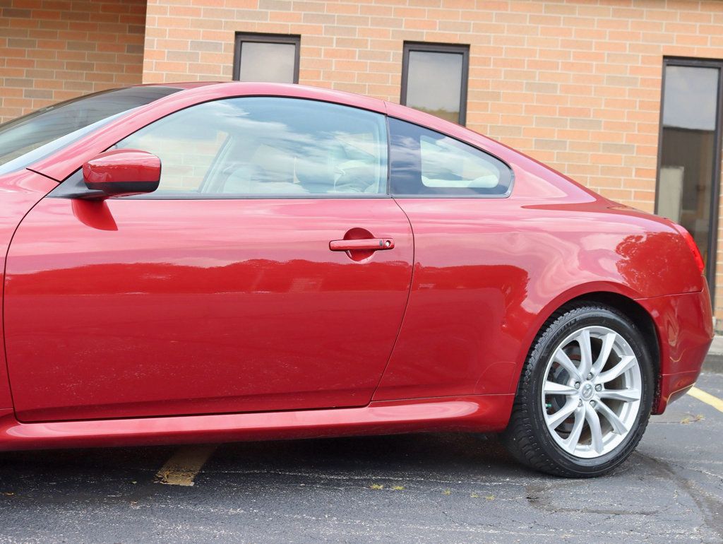 2015 Infiniti Q60 Coupe photo 2