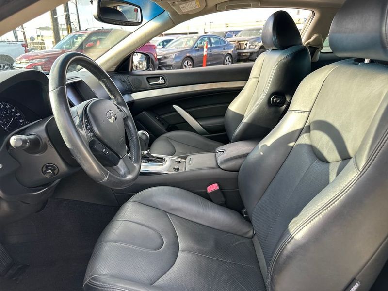 2015 INFINITI Q60 Coupe 2dr Automatic Journey RWD - 22972863 - 12