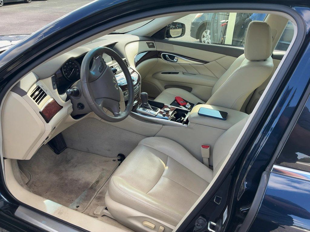 2015 Infiniti Q70 3.7 AWD photo 9