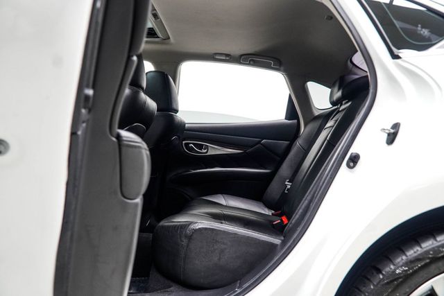 2015 INFINITI Q70 3.7 RWD 4dr Sedan - 23039244 - 38
