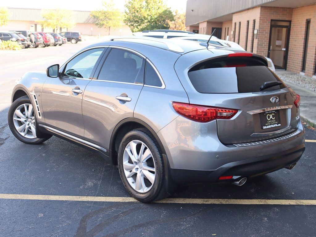 2015 Infiniti QX70 photo 10