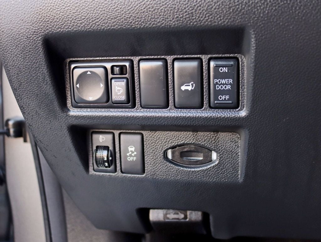 2015 Infiniti QX70 photo 12