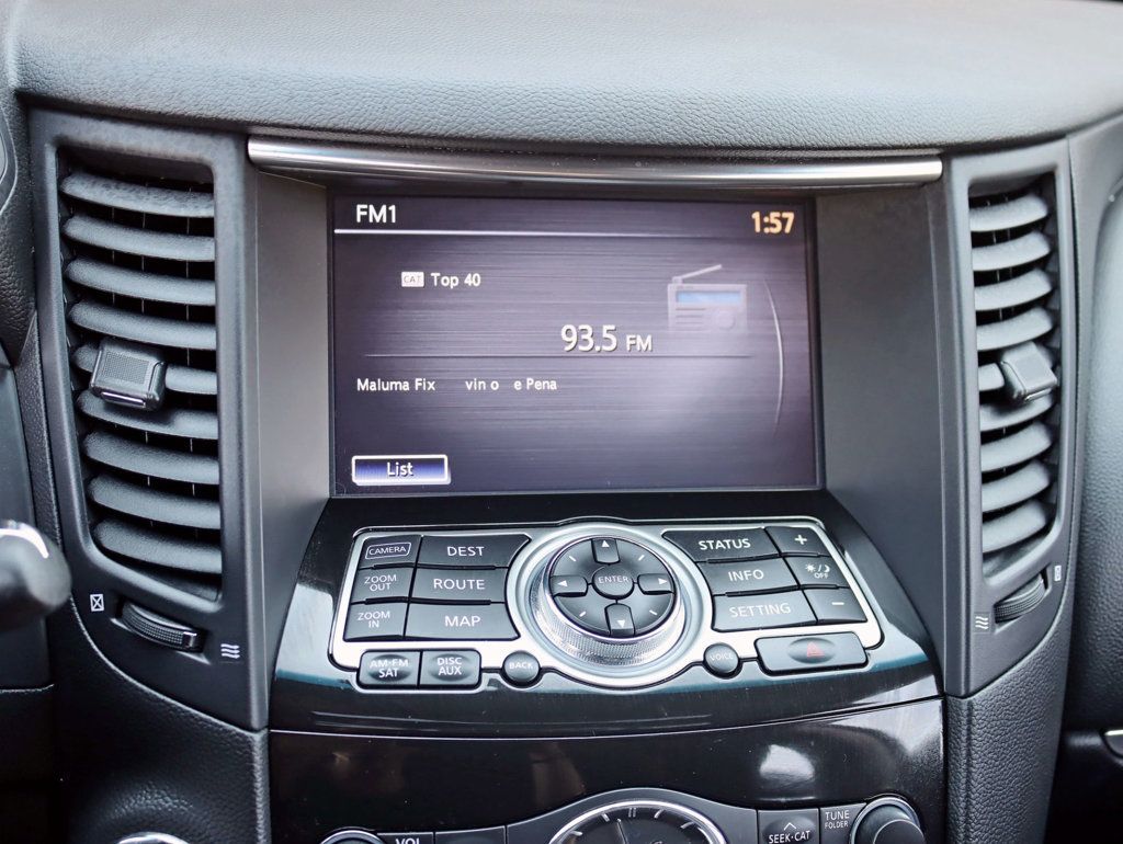 2015 Infiniti QX70 photo 15