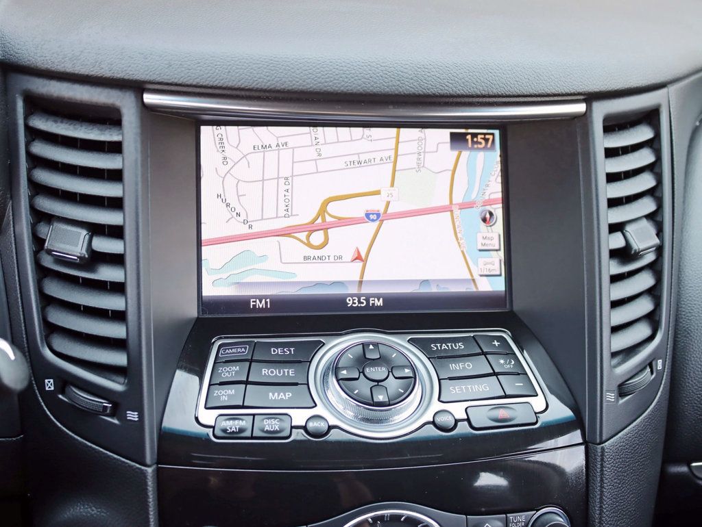 2015 Infiniti QX70 photo 16