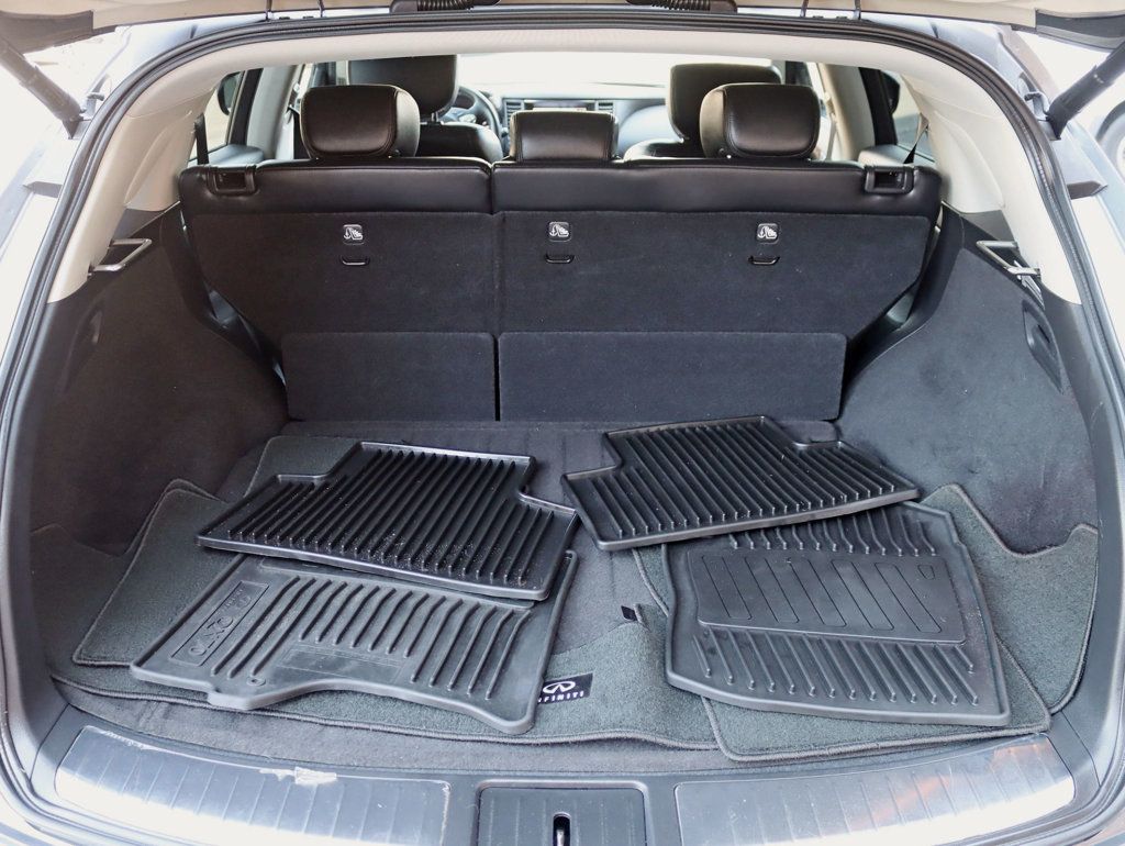 2015 Infiniti QX70 photo 32