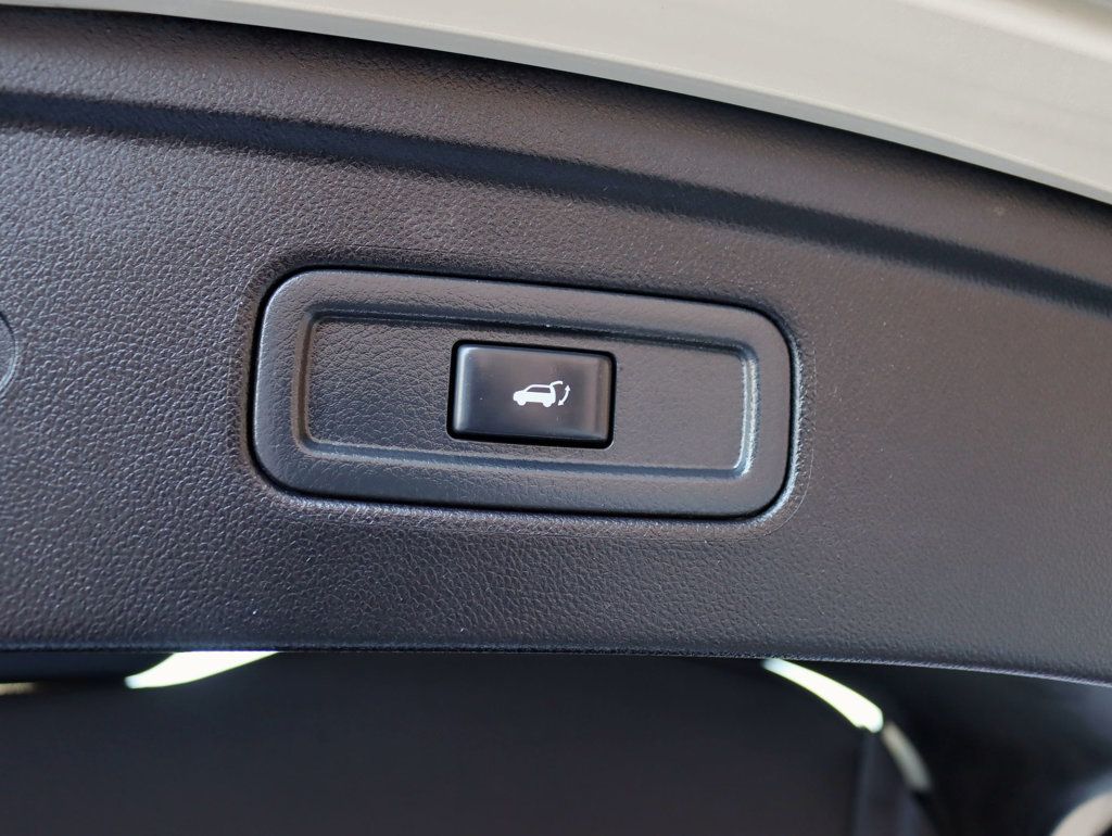 2015 Infiniti QX70 photo 33