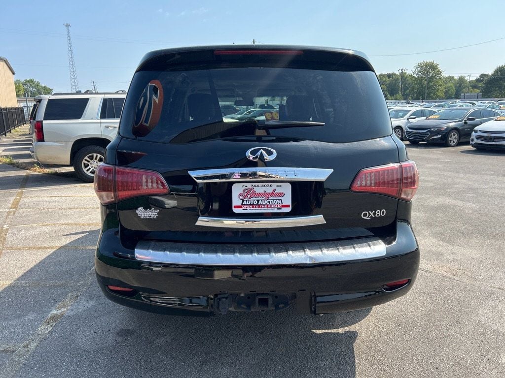 2015 Infiniti QX80 photo 4