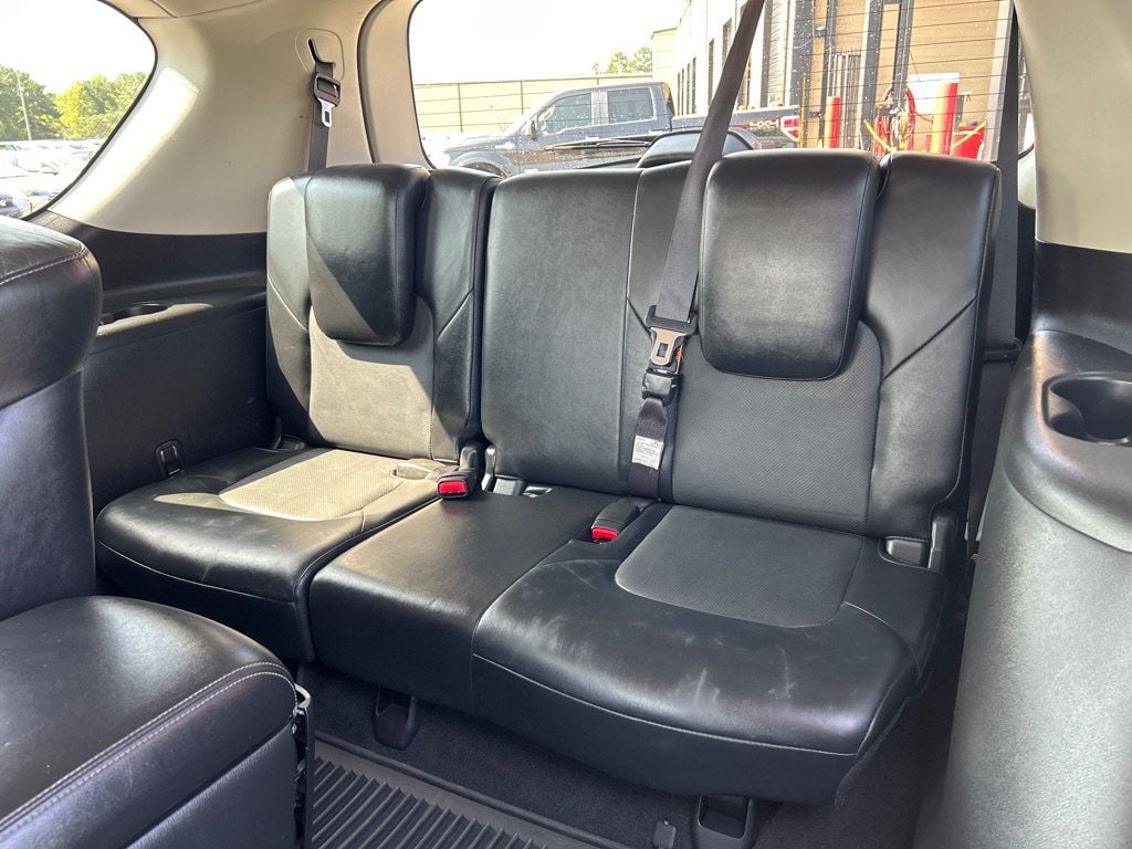 2015 Infiniti QX80 photo 6