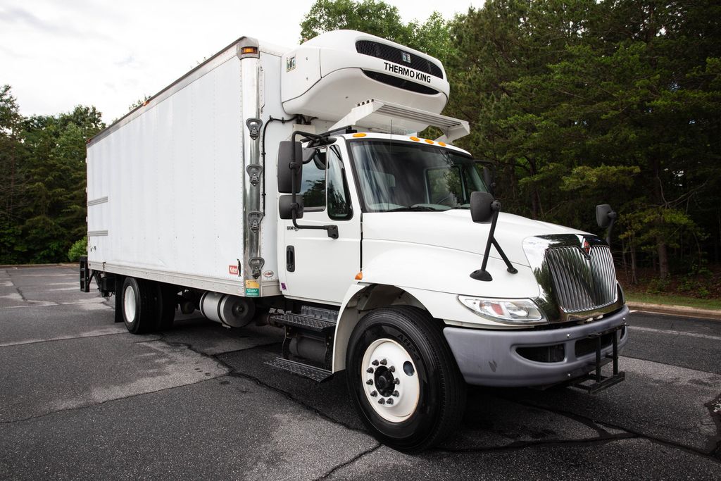 2015 International 4000 Series Diesel Refrigerated Box Truck - 22816265 | Video 2