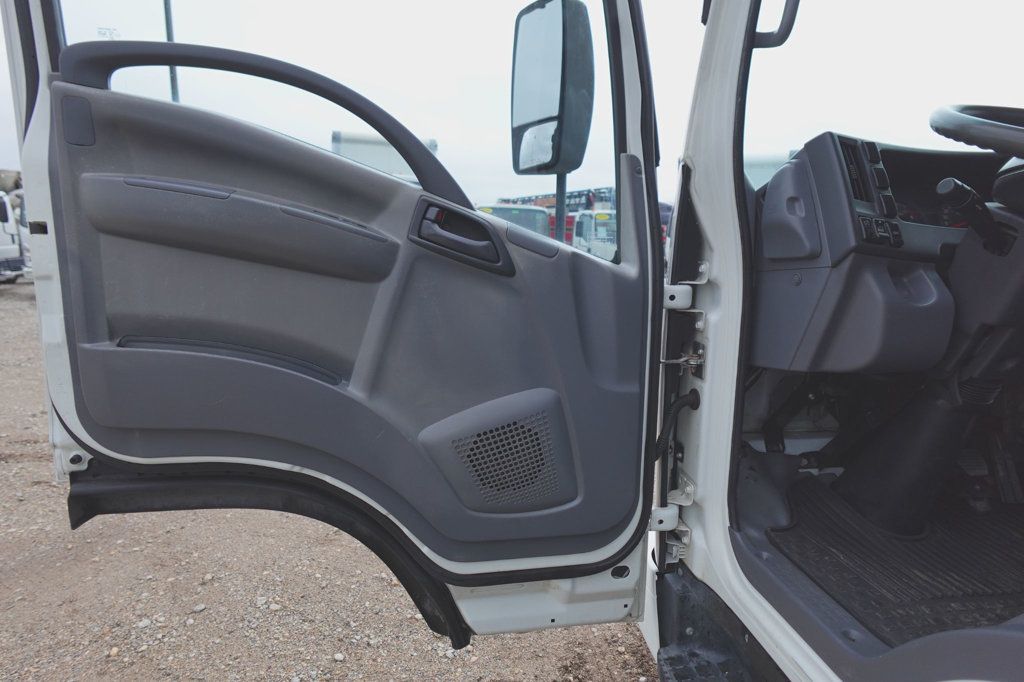 2015 Isuzu NPR (18ft Box with Lift Gate) - 22666391 - 16