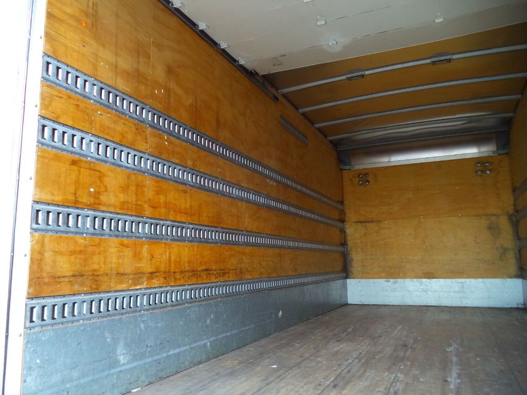 2015 Isuzu NRR 18FT DRY BOX. BOX TRUCK CARGO TRUCK - 22002721 - 18