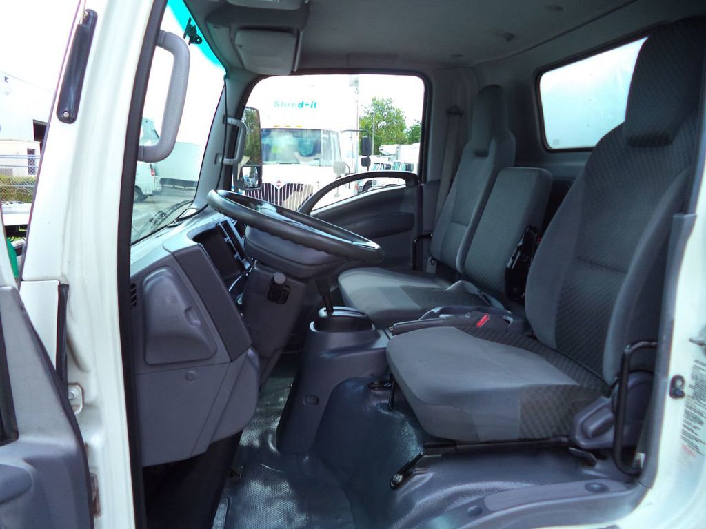 2015 Isuzu NRR 18FT DRY BOX. BOX TRUCK CARGO TRUCK - 22002721 - 26