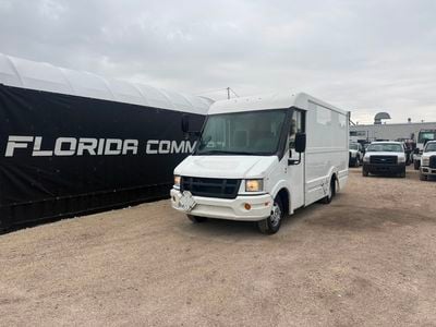 2015 Isuzu Reach Stepvan