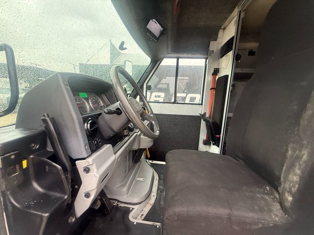 2015 Isuzu Reach Stepvan  - 23088557 - 5
