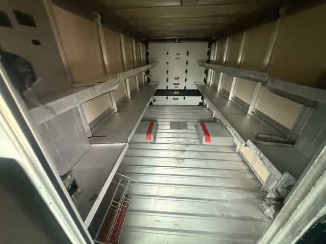 2015 Isuzu Reach Stepvan  - 23088557 - 6