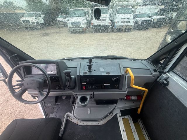 2015 Isuzu Reach Stepvan  - 23088557 - 7