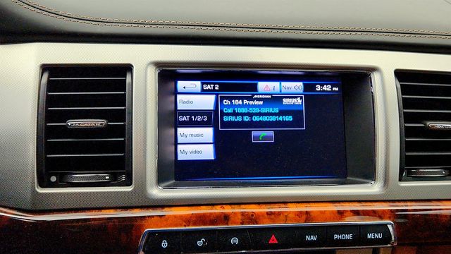 2015 Jaguar XF 4dr Sedan V6 Portfolio AWD w/ London Tan / Warm Charcoal Int. - 23028151 - 18