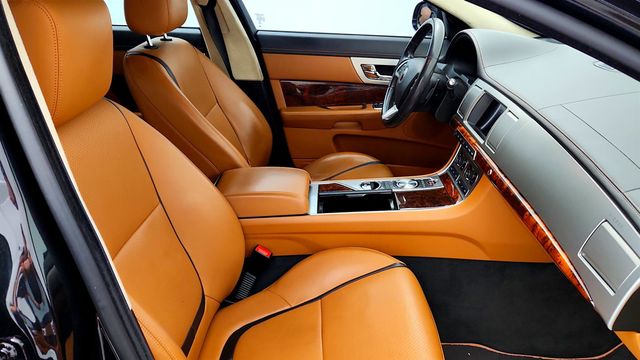 2015 Jaguar XF 4dr Sedan V6 Portfolio AWD w/ London Tan / Warm Charcoal Int. - 23028151 - 24