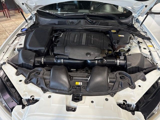 2015 Jaguar XF 4dr Sedan V6 Sport RWD - 22945836 - 12