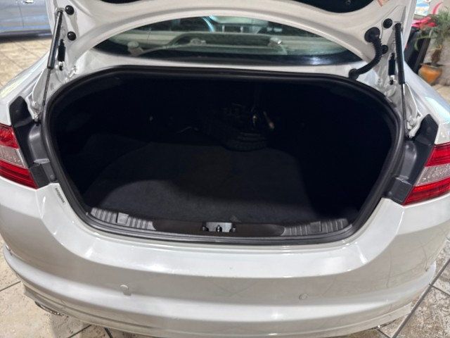 2015 Jaguar XF 4dr Sedan V6 Sport RWD - 22945836 - 28