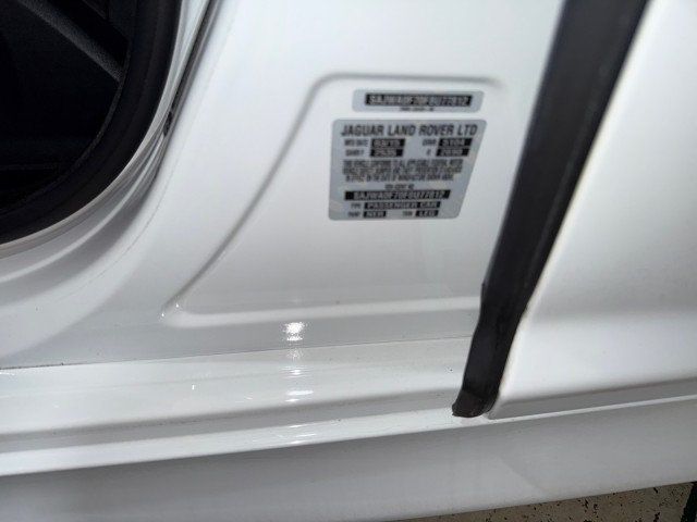 2015 Jaguar XF 4dr Sedan V6 Sport RWD - 22945836 - 29