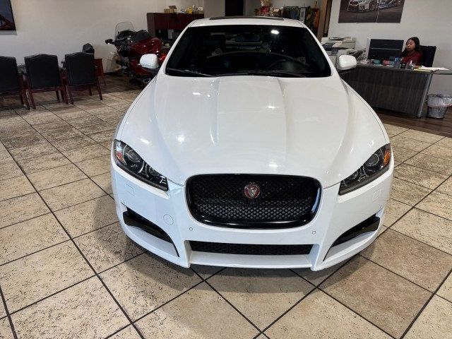 2015 Jaguar XF 4dr Sedan V6 Sport RWD - 22945836 - 5